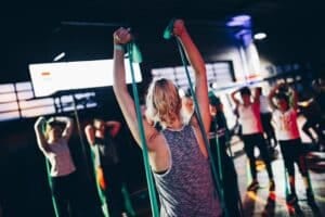 vastuskuminauha treeni