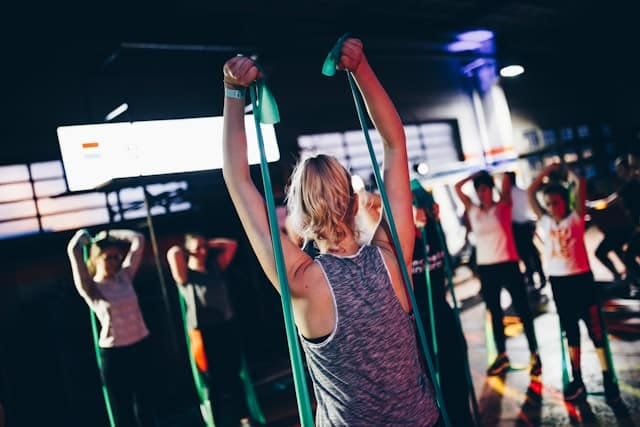 vastuskuminauha treeni